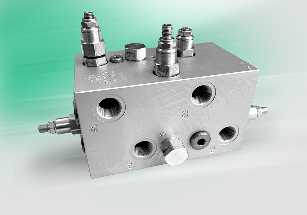 Steuerblock_m_Ventilen_m_Hintergrund - B&B